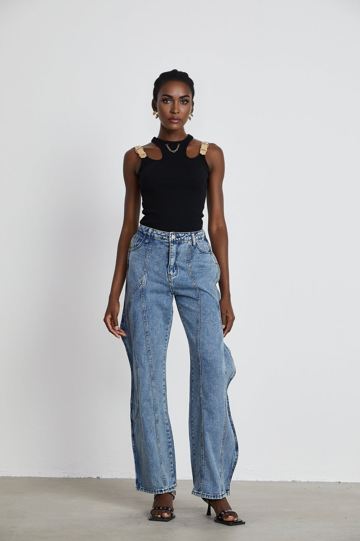 Flora Jeans - High Waist - Wide Leg - Slouch Body - Asymmetric Design