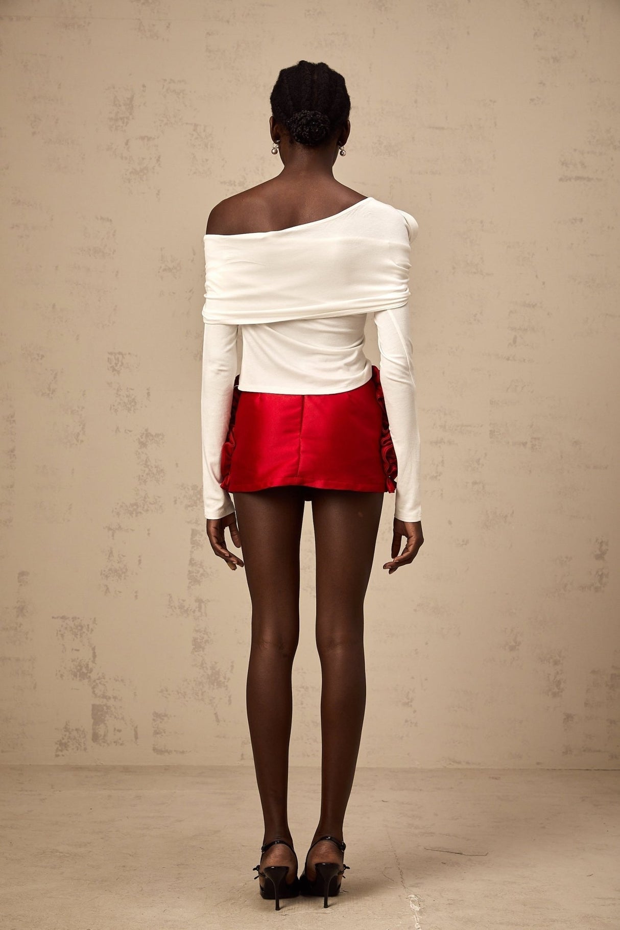 Gemmina Top - White - Long Sleeve - Asymmetric Twist Gathered Deconstructed