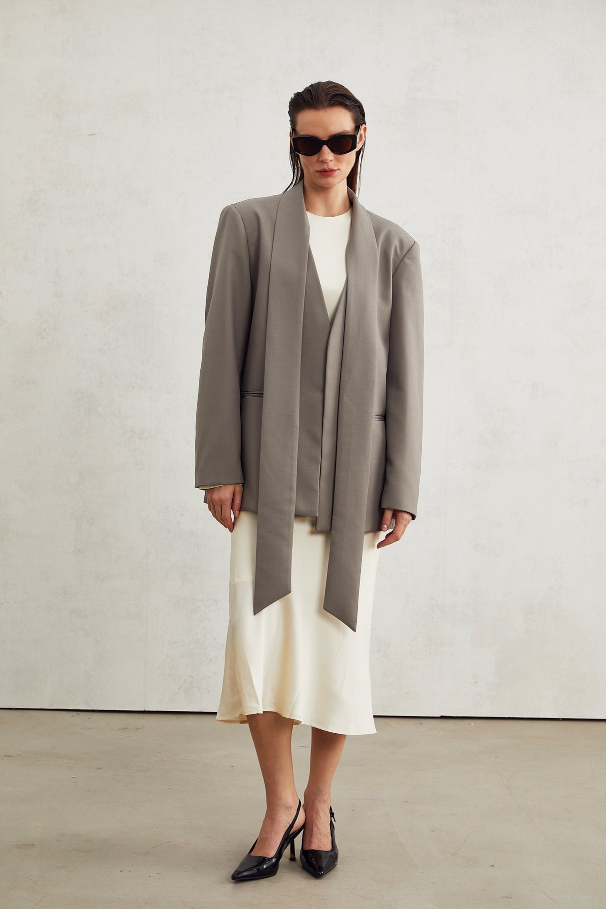 Giacomina Blazer - Long Sleeves - V Neck - Crepe Texture - Open Front