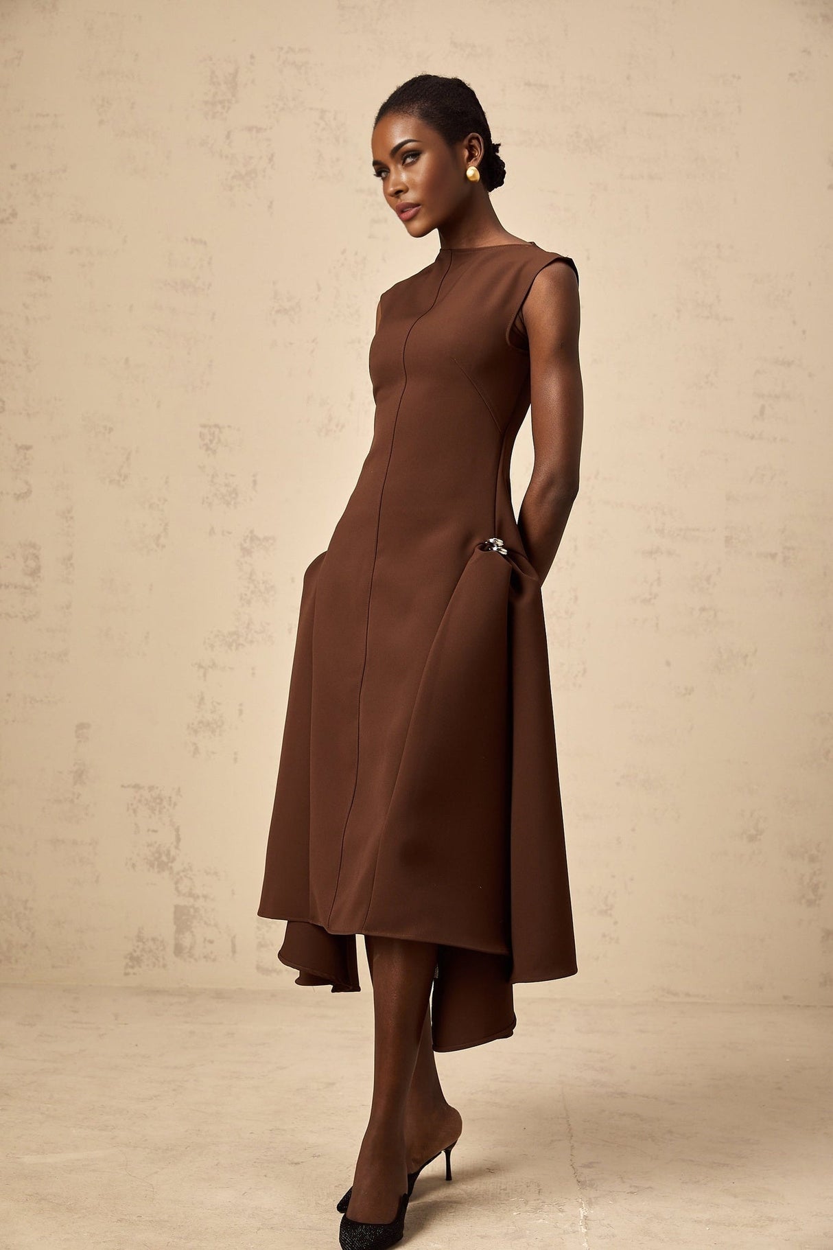 Giada Midi Dress - Twill weave - Crew neck - Cape sleeves - Asymmetric design