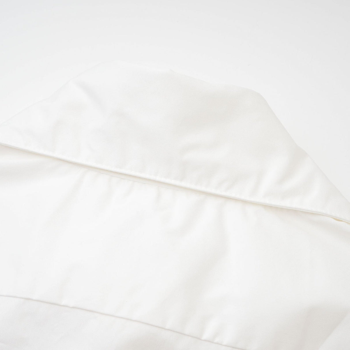 Guenda Shirt - Point Collar - Long Sleeves - Buttoned Cuffs - Front Button Fastening