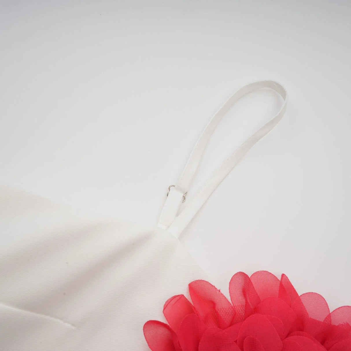 Hazel Mini Dress White 3D - Petal Sleeveless Thigh - Length