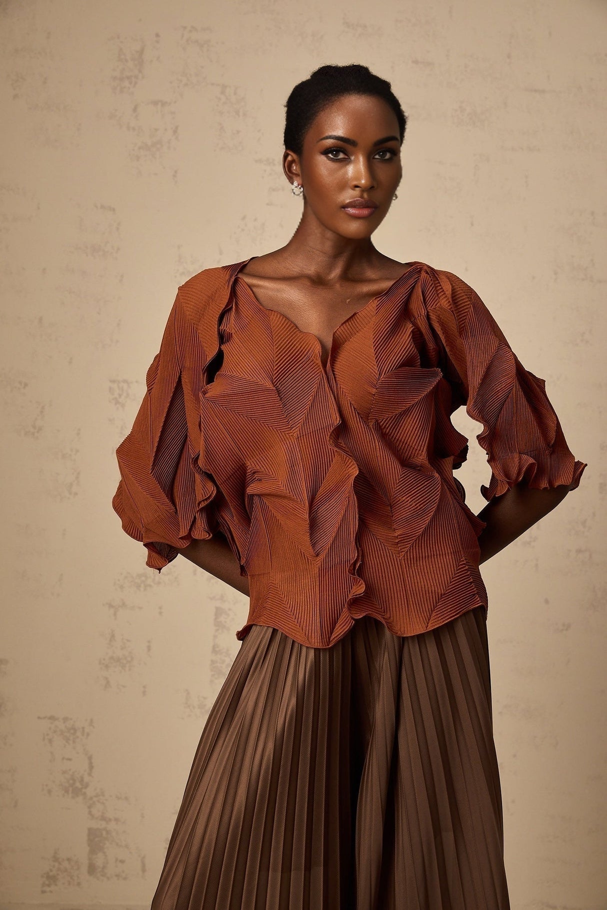 Ida Skirt & Top Set - Crinkled Finish - Pressed Crease - V - Neck - Pleated Styling