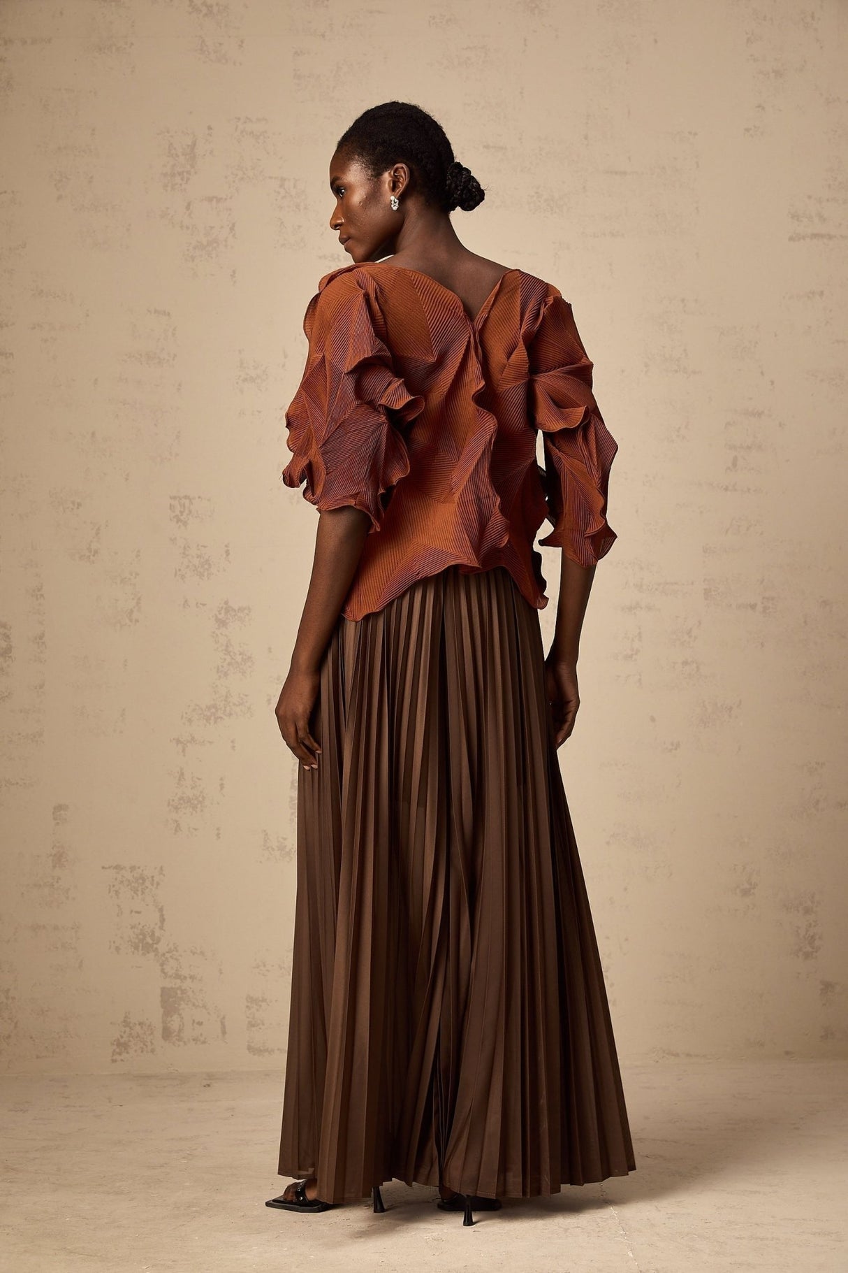 Ida Skirt & Top Set - Crinkled Finish - Pressed Crease - V - Neck - Pleated Styling