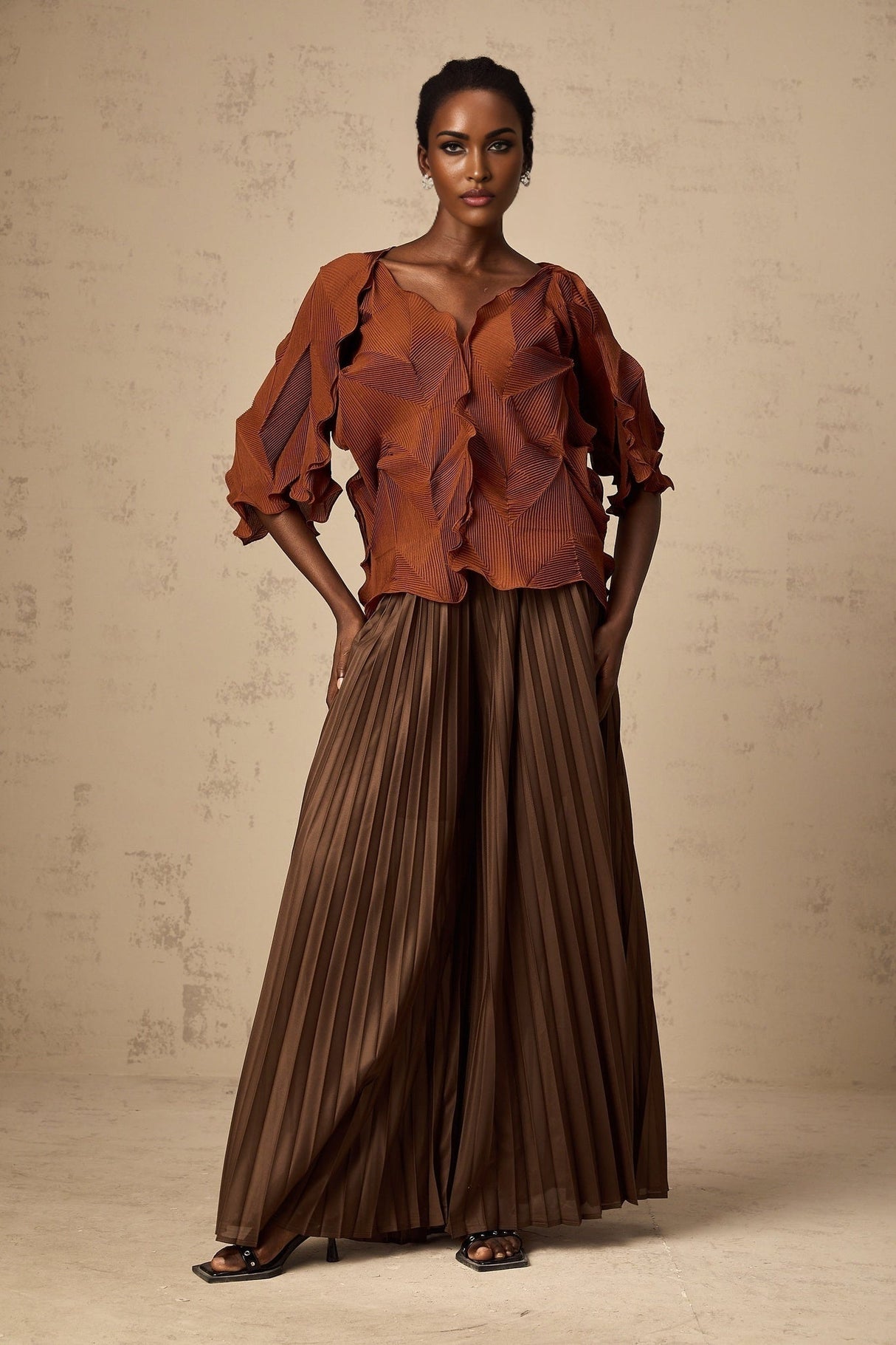 Ida Skirt & Top Set - Crinkled Finish - Pressed Crease - V - Neck - Pleated Styling