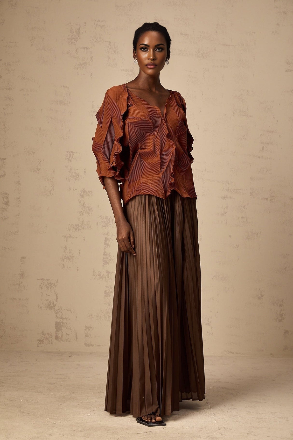 Ida Skirt & Top Set - Crinkled Finish - Pressed Crease - V - Neck - Pleated Styling