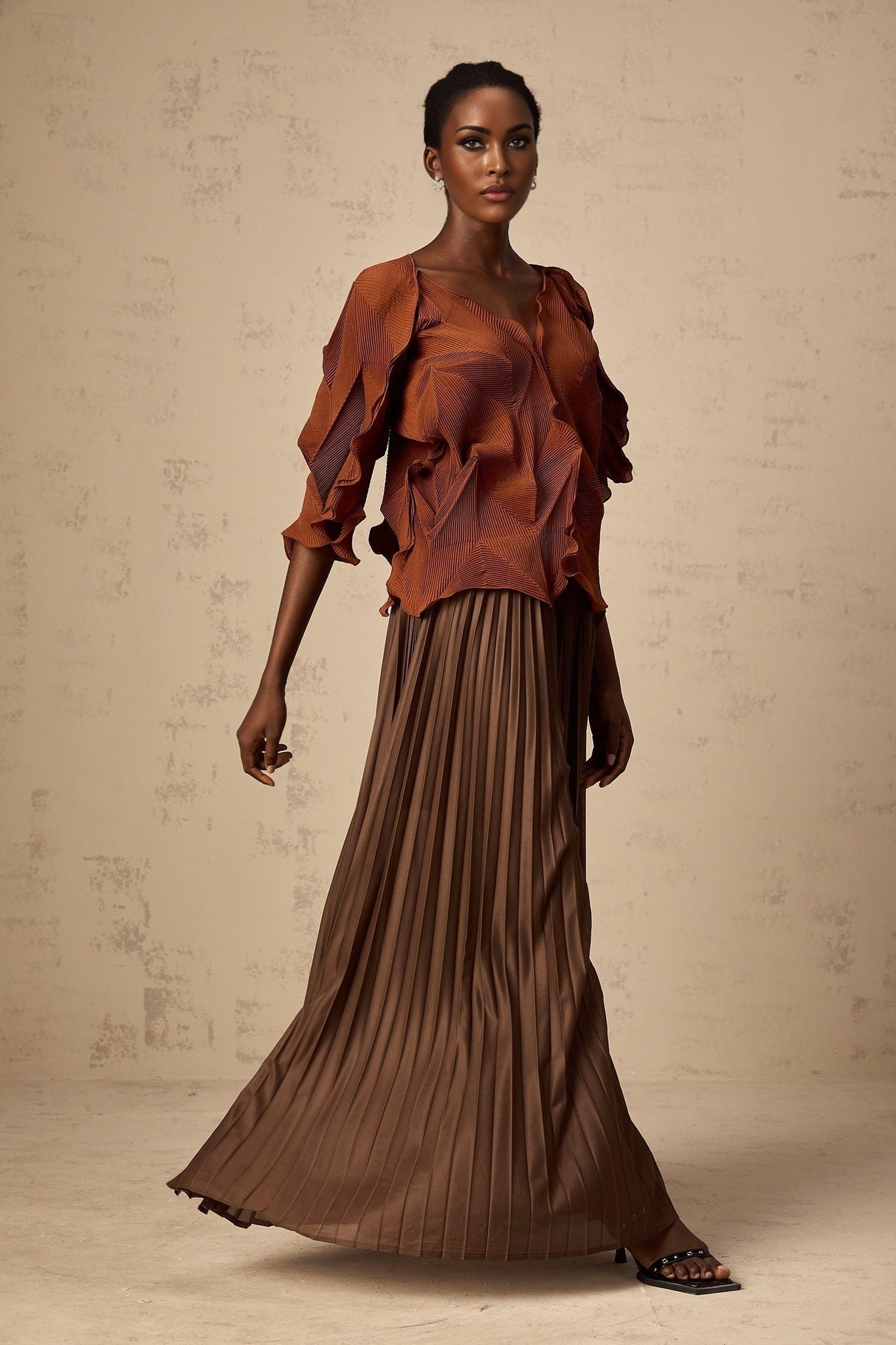 Ida Skirt & Top Set - Crinkled Finish - Pressed Crease - V - Neck - Pleated Styling