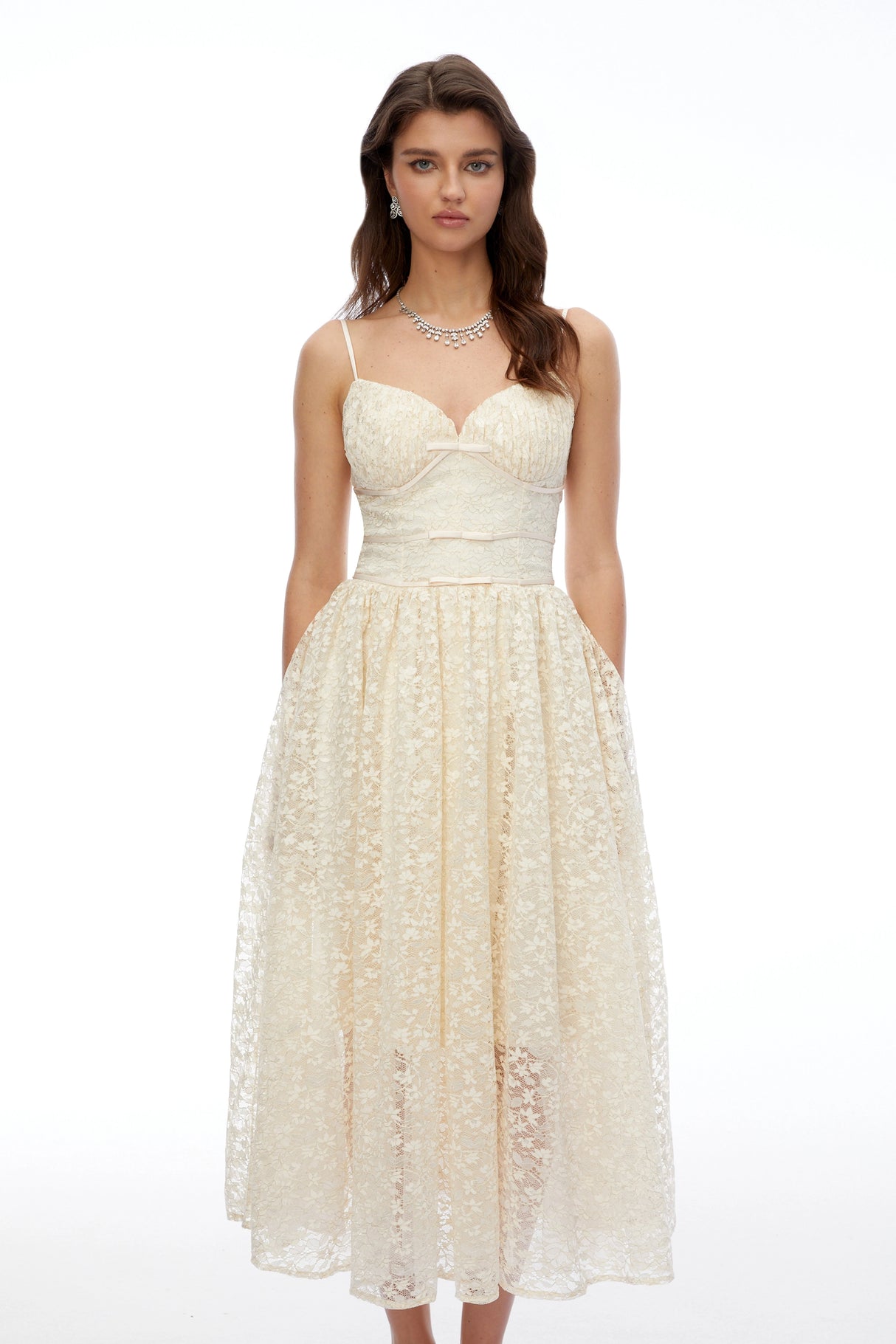 Ihaka Cream Sweetheart Lace Pleated Midi Dress