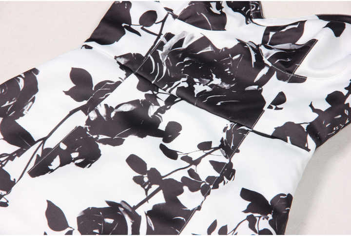 Ivana Dress - Bodycon Silhouette - Halter Neck Design - Floral Print - Elegant Evening Wear