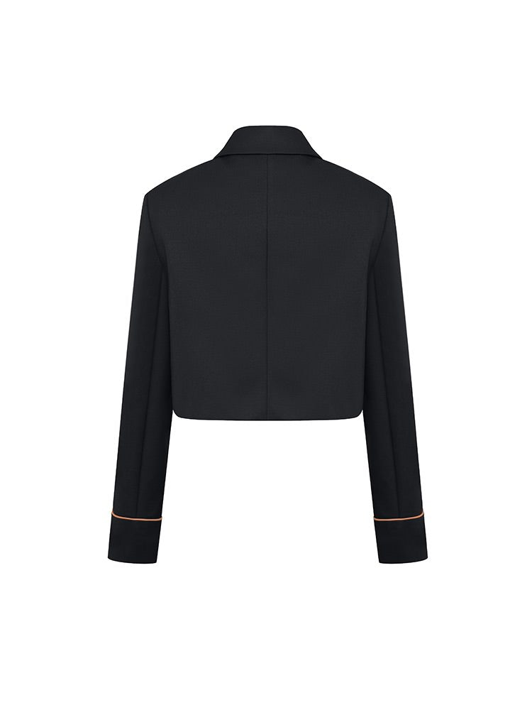 Jenna Cropped Jacket – Tailored Fit – Front Pocket Detail – Elegant Silhouette