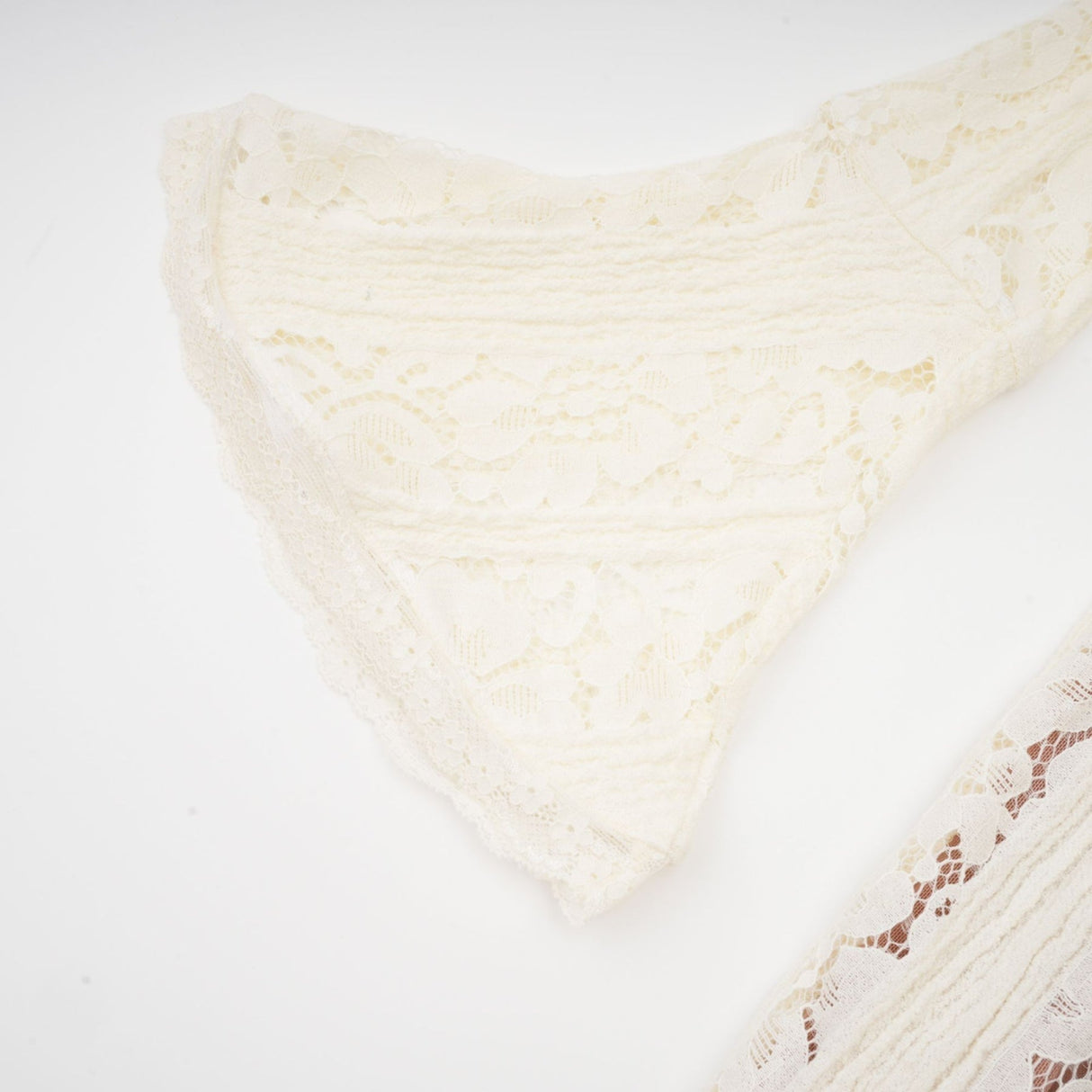 Kiara Maxi Dress – Off the Shoulder – Floral Lace – Long Sleeves