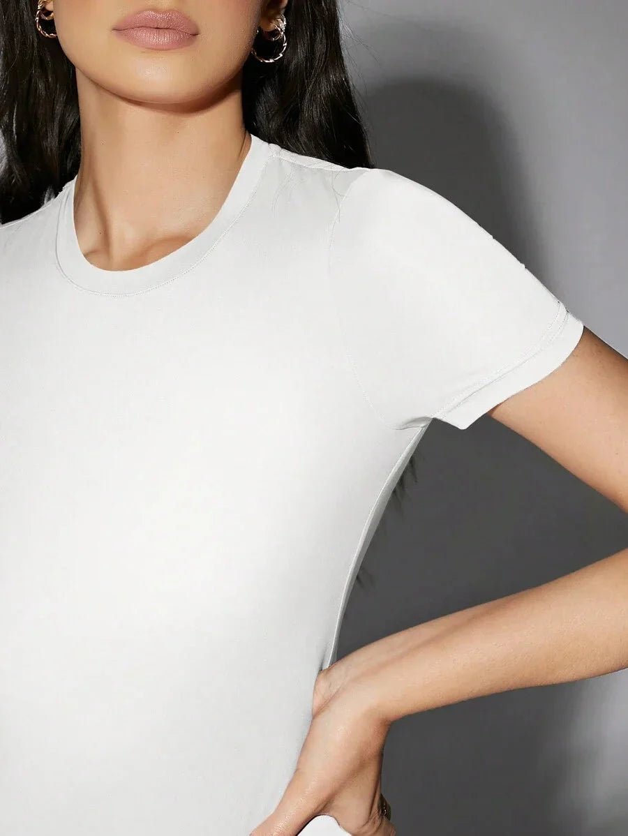 Lucy Bodysuit - Slim Fit - High Stretch Fabric Elasticity - Regular Sleeve Type - Natural Waist Line (mid Waist) - Backless - Modern Look