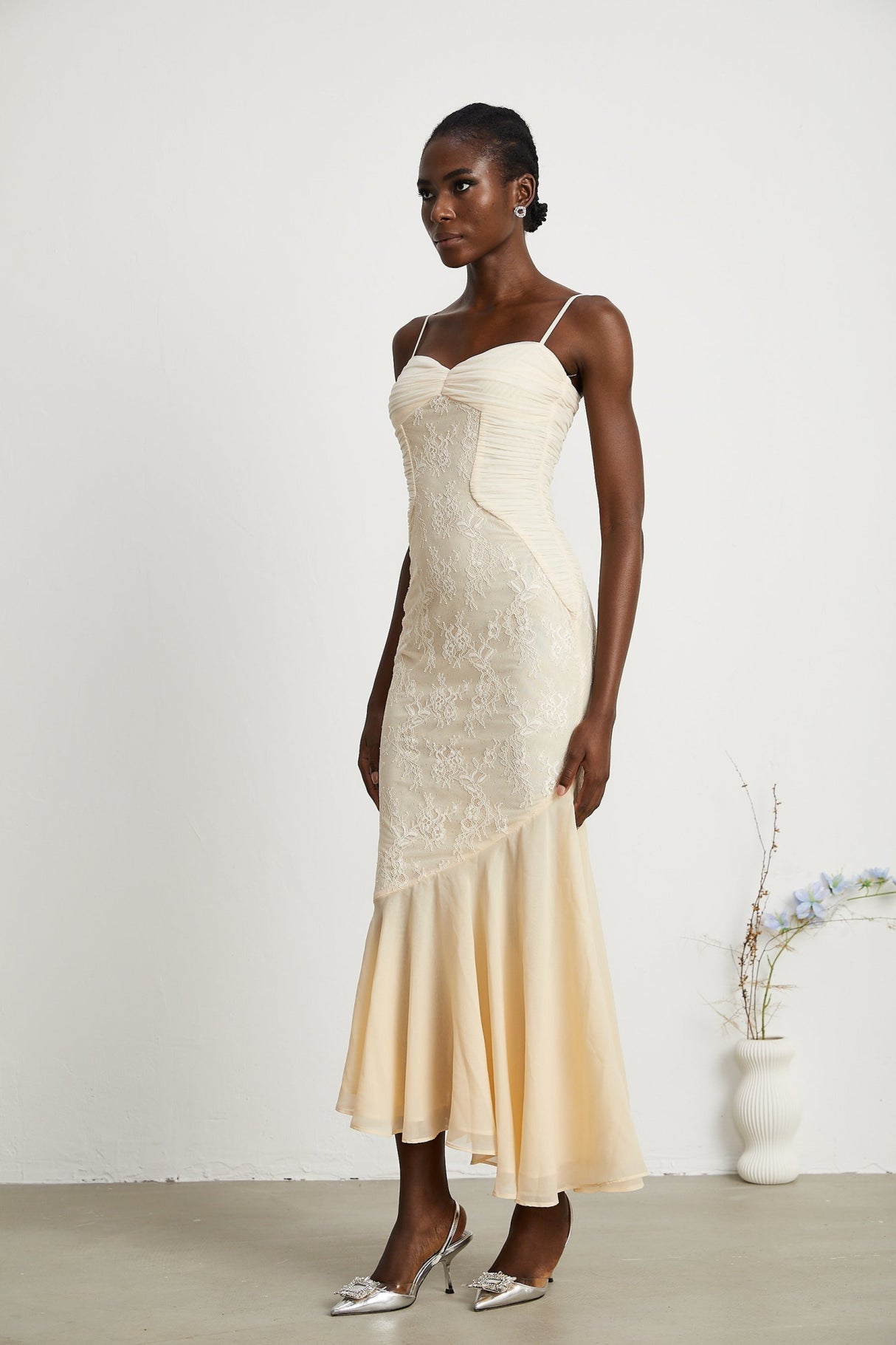 Mariolina Sleeveless Midi Dress with Bustier Style and Lace Detailing