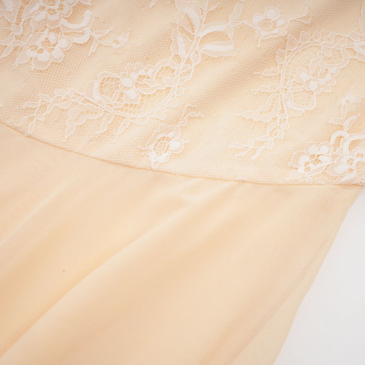 Mariolina Sleeveless Midi Dress with Bustier Style and Lace Detailing