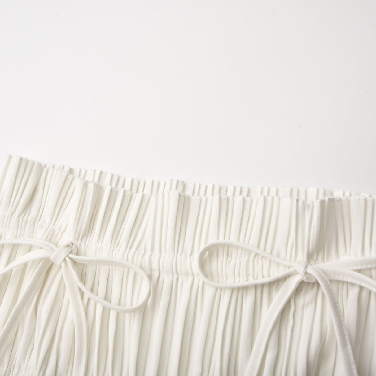 Mariuccia Skirt & Top Set White Pleated Open Back & Slit