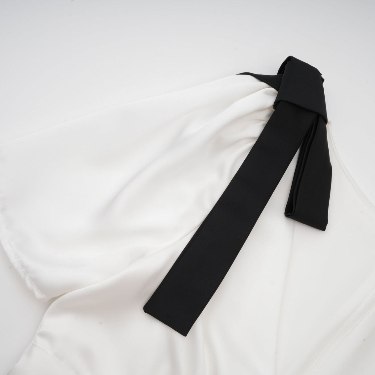 Mary White & Black Contrast Maxi Dress with V - Neck and Puff Sleeves