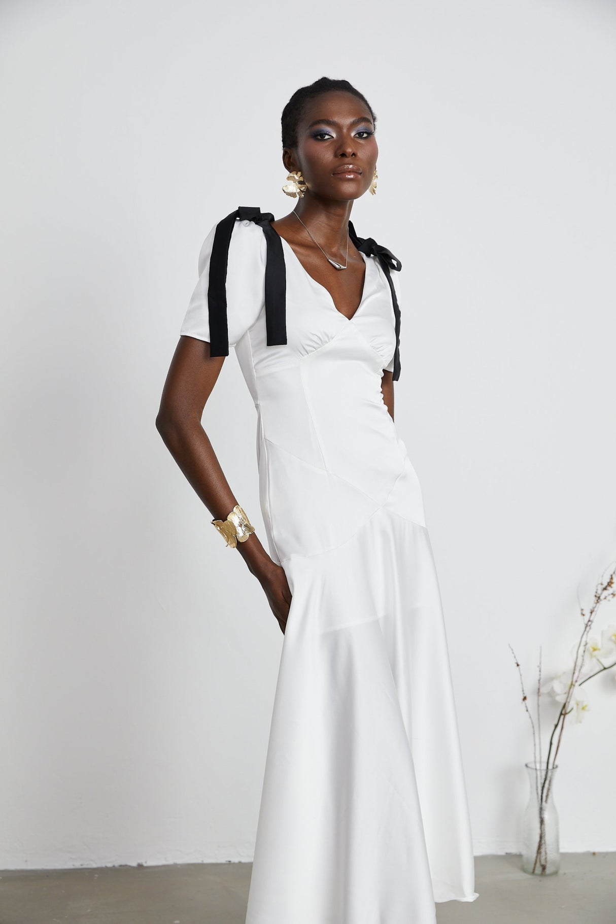 Mary White & Black Contrast Maxi Dress with V - Neck and Puff Sleeves