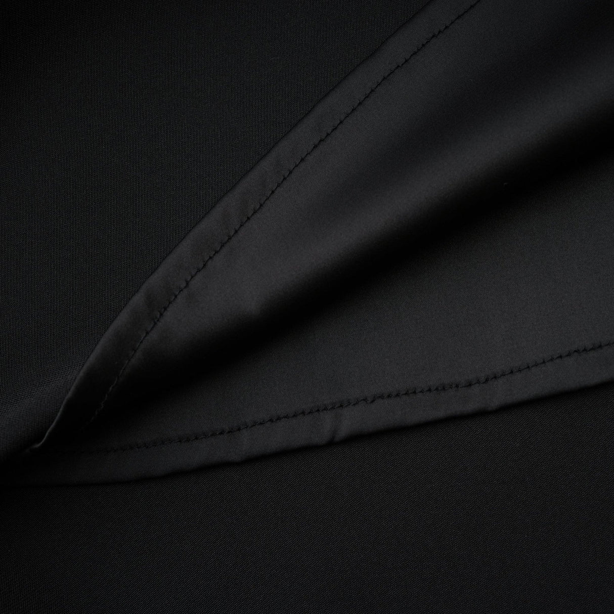 Melissa Maxi Dress in Timeless Black with Off - Shoulder Design