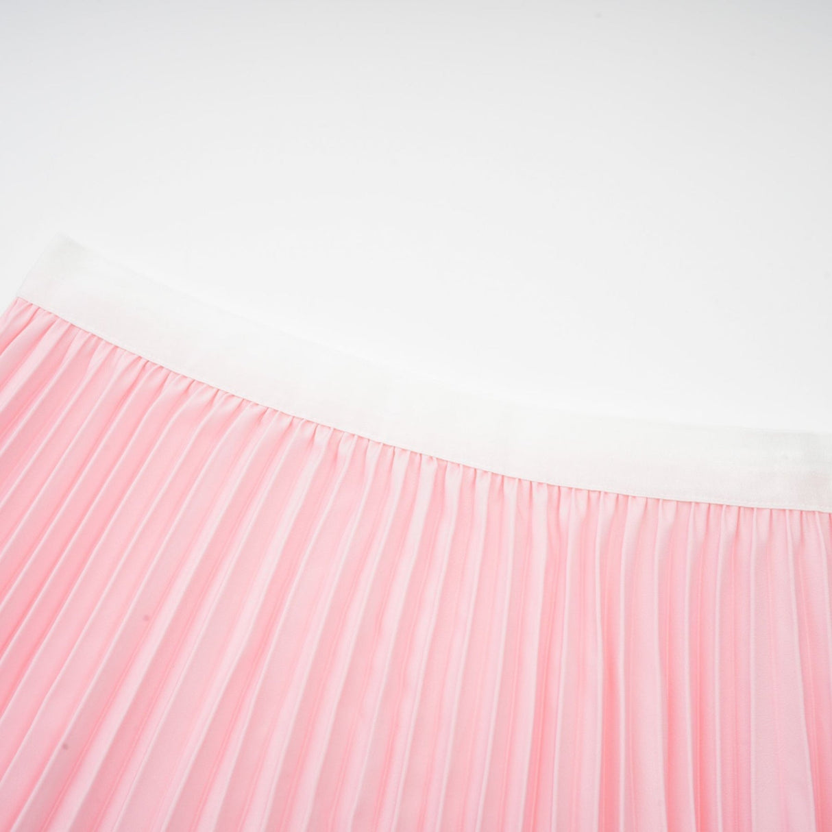 Michela Floral Midi Dress Pink Crew Neck with Short Sleeves & Pleated Detail