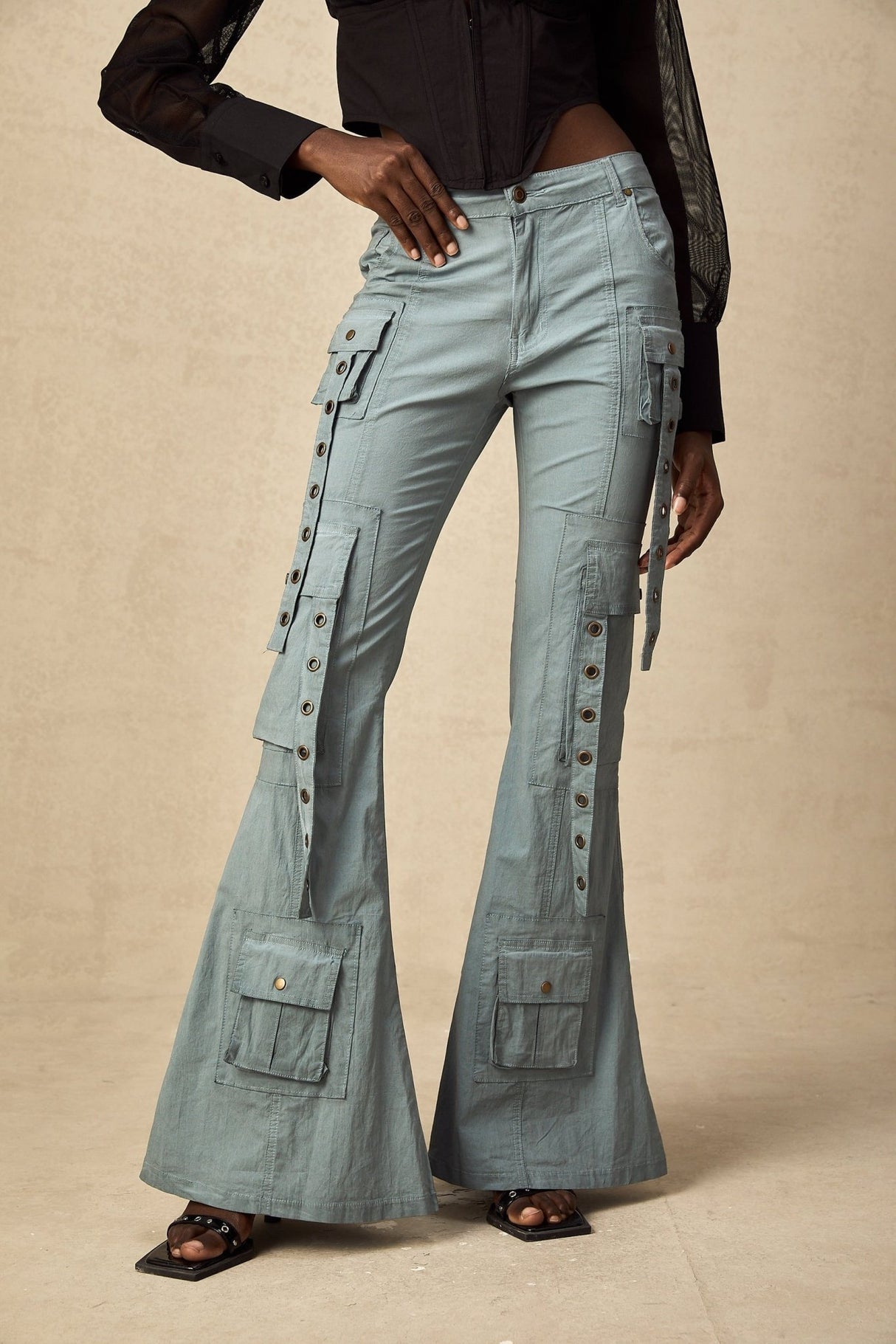 Ninetta Trousers High - Waisted Flared Cargo & Pocket Design