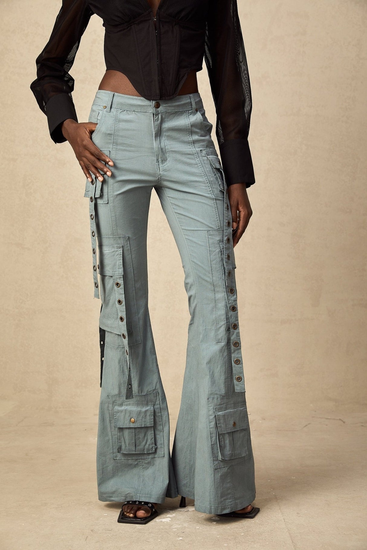 Ninetta Trousers High - Waisted Flared Cargo & Pocket Design