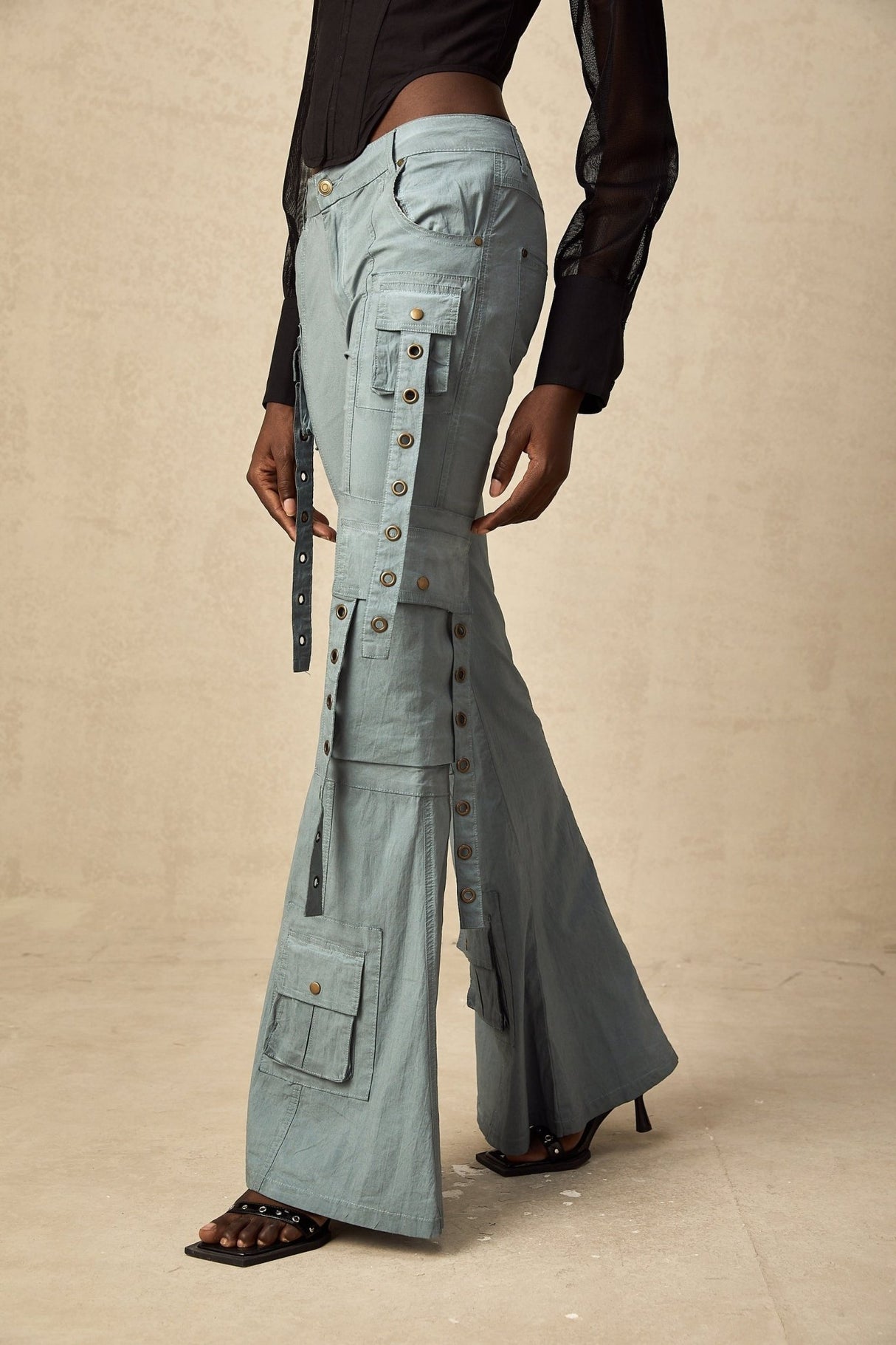 Ninetta Trousers High - Waisted Flared Cargo & Pocket Design