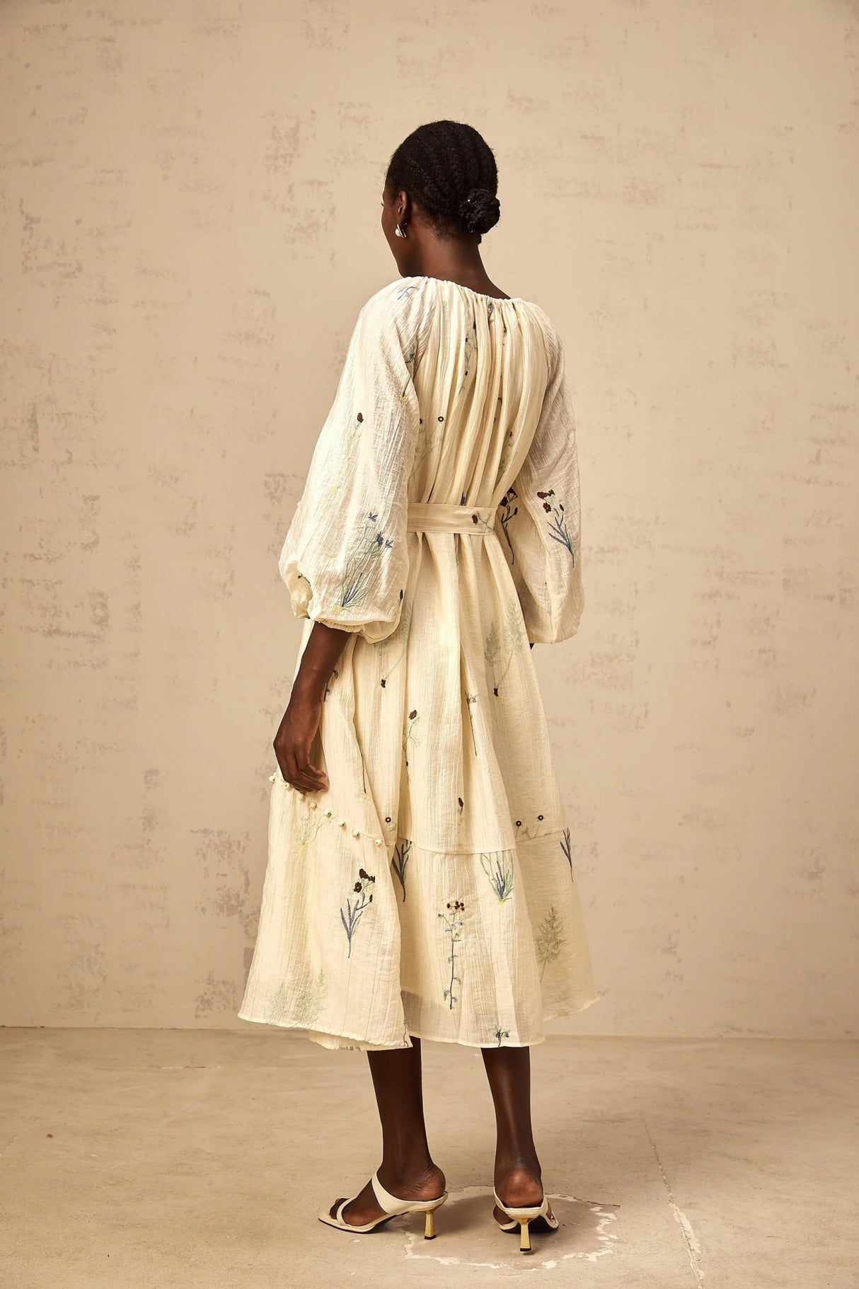 Nives Midi Dress Beige Flower Embroidered & Beaded Calf - Length