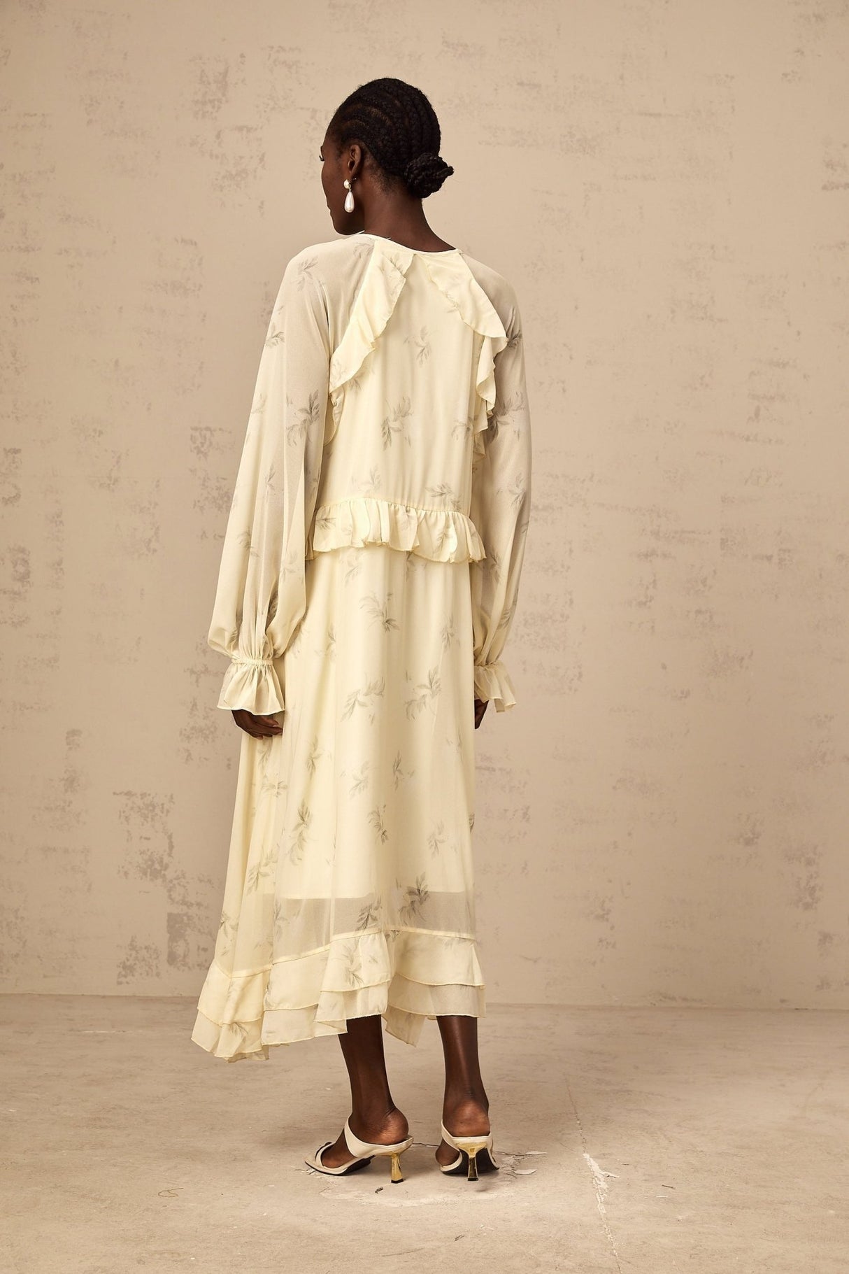 Rachel Floral Midi Dress in Light Yellow with V - neck & Puff Sleeves