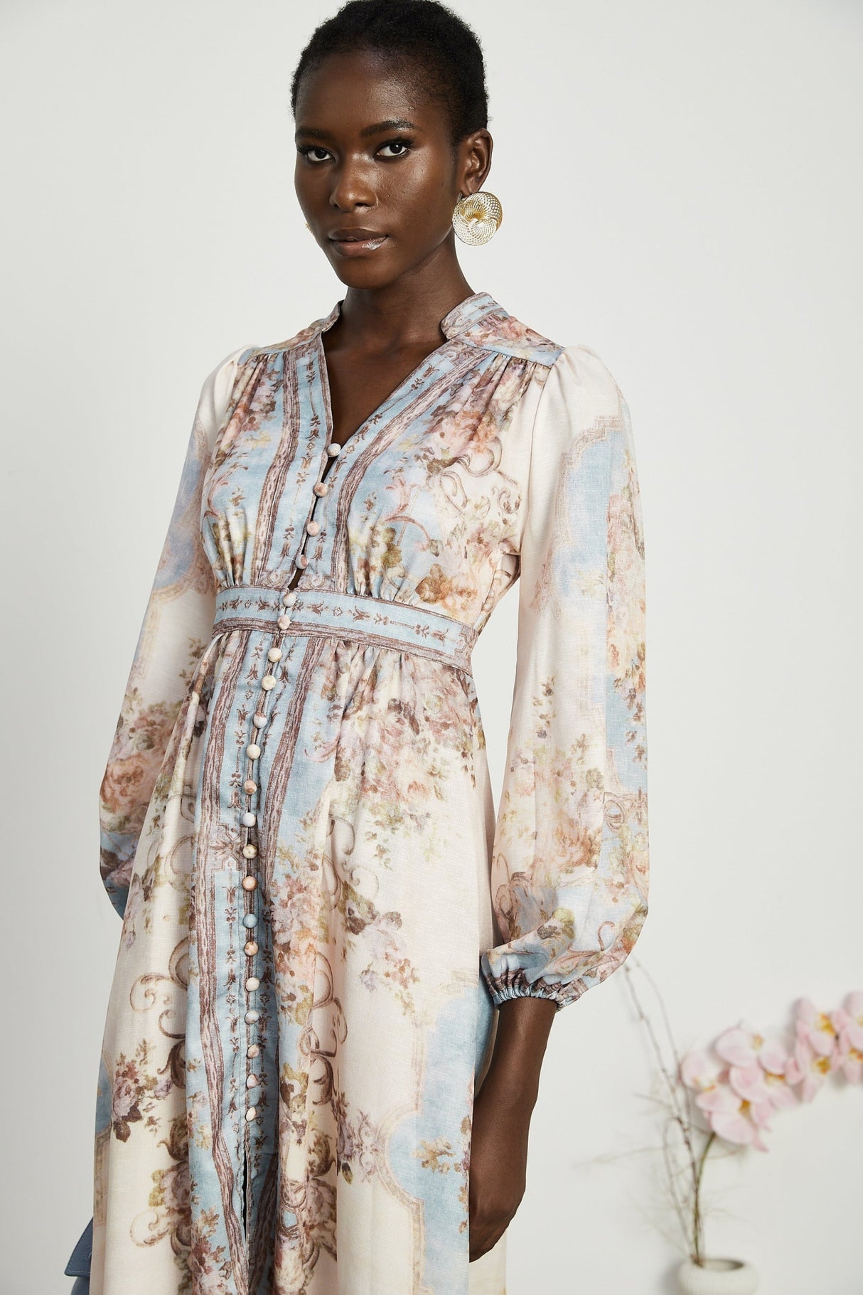 Rachel Floral Print Midi Dress in Neutrals & Light Blue