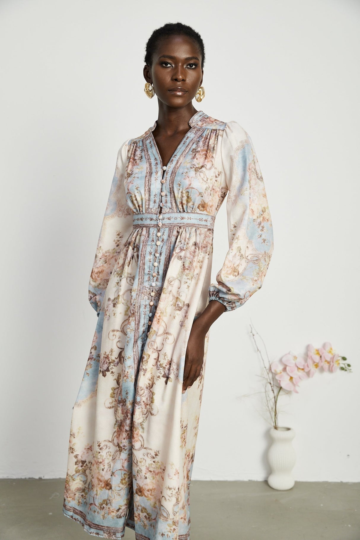 Rachel Floral Print Midi Dress in Neutrals & Light Blue