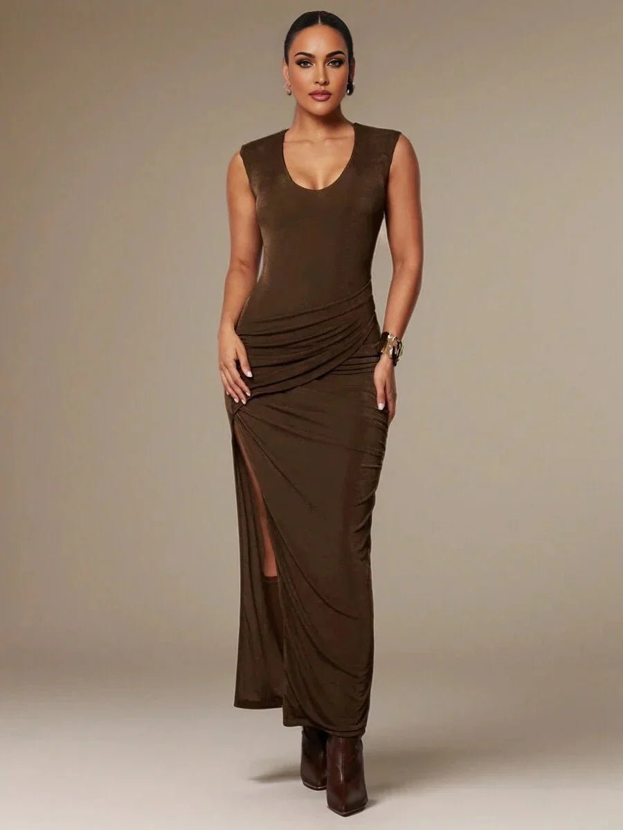 Rosaura Maxi Dress - Scoop Neckline - Bodycon Fit - Backless Design - Split Thigh