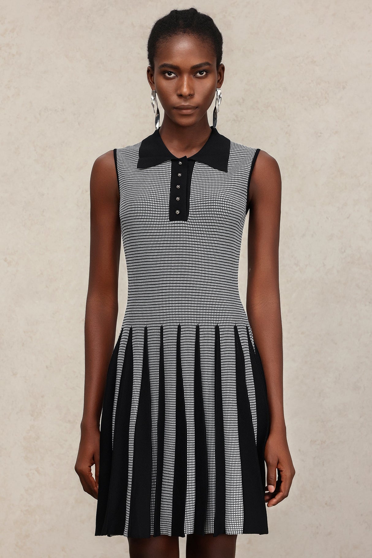 Sabrina Black Lapel Collar Sleeveless Pleated Dress