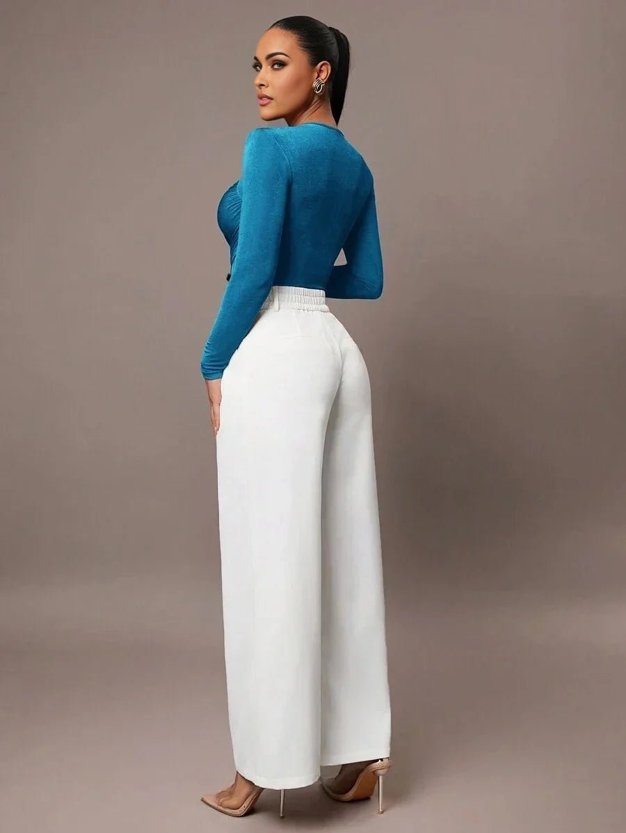 Simona Bodysuit - High Stretch Knitted Fabric - Slim Fit - Long Sleeve Length - Casual Style - Natural Waist Line - Sweetheart Neckline