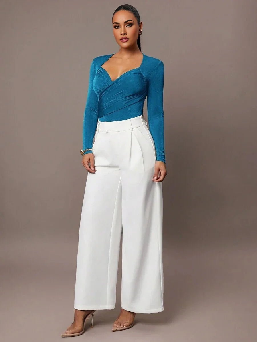 Simona Bodysuit - High Stretch Knitted Fabric - Slim Fit - Long Sleeve Length - Casual Style - Natural Waist Line - Sweetheart Neckline