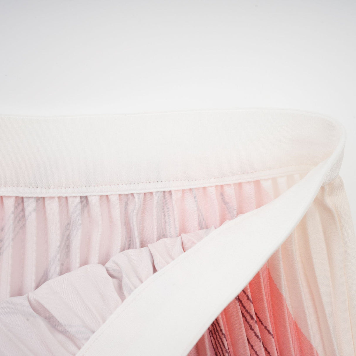 Tersilla Skirt & Top Set in Multicolored Pattern Knit