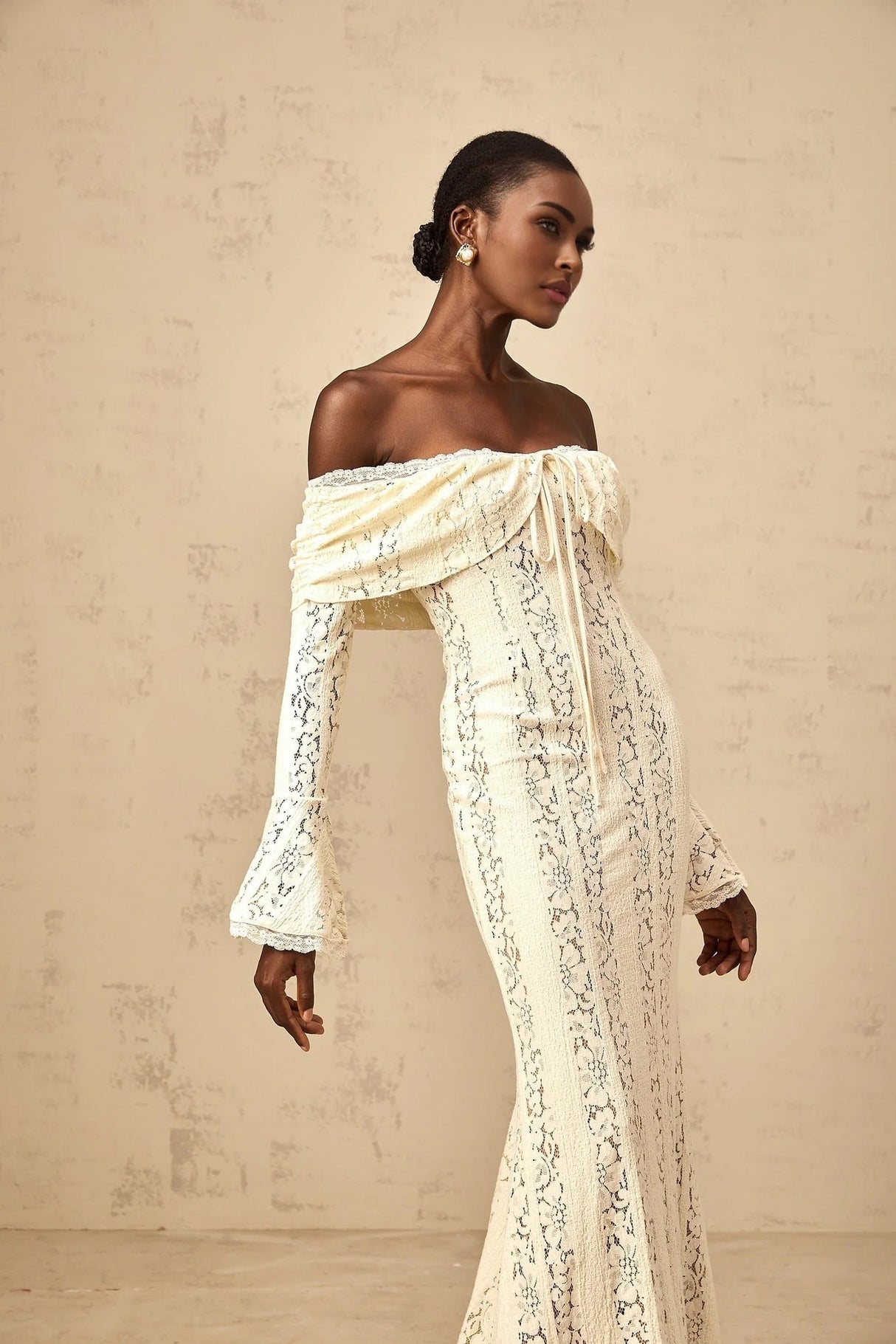 Tonia Maxi Dress Floral Lace Train Design in Neutrals