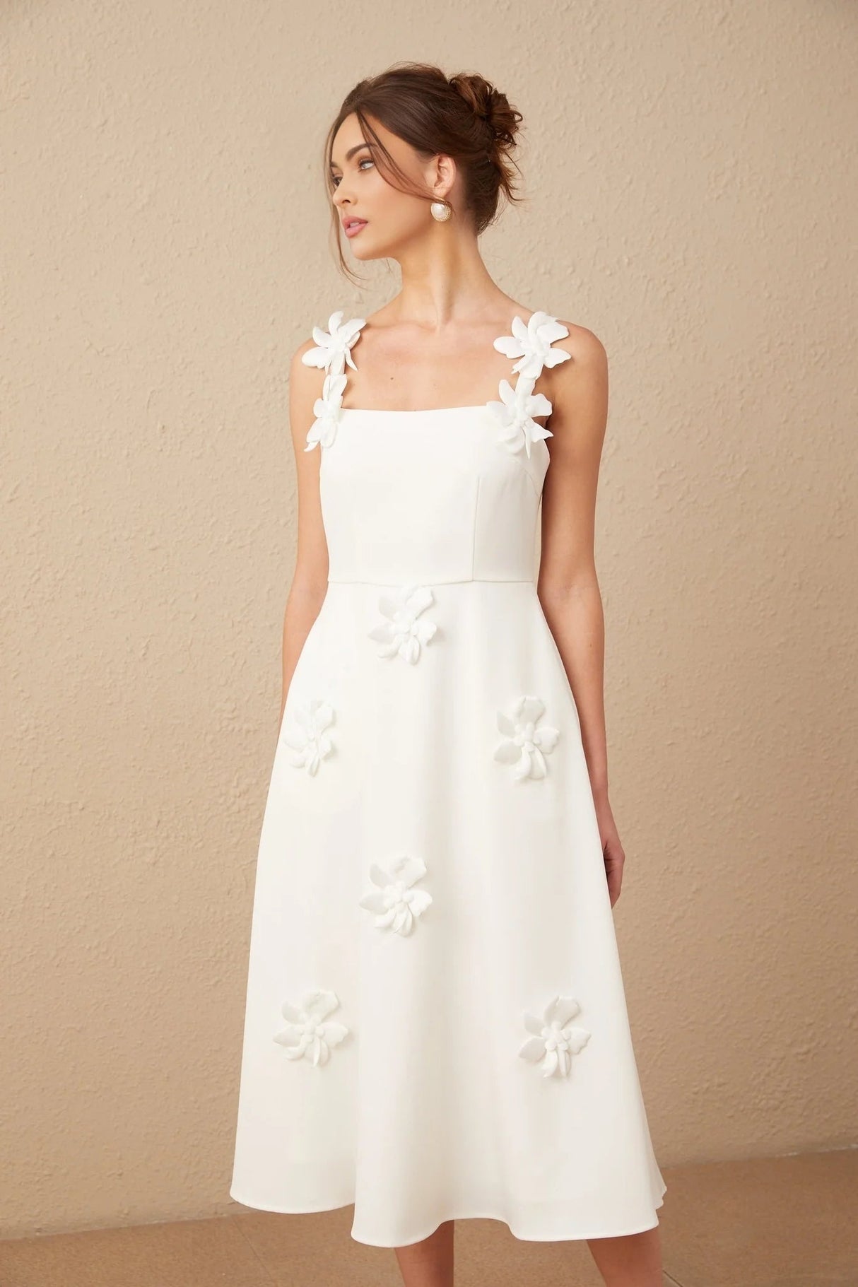 Valeria Midi Dress White Faux - Flower Square - Neck