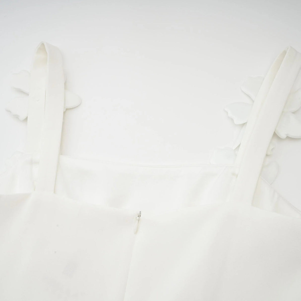 Valeria Midi Dress White Faux - Flower Square - Neck