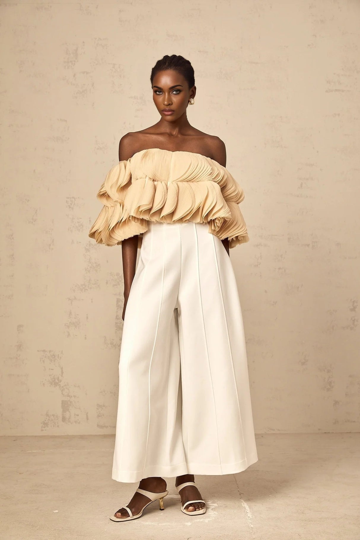 Vincenzina Cropped Top Neutrals Off - Shoulder Shirred
