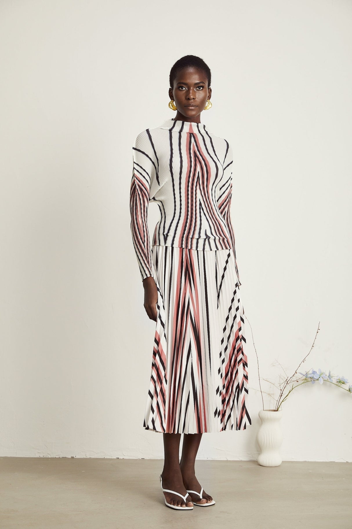 Virginia Skirt & Top Set Line Printed Pleat Detail Stretch