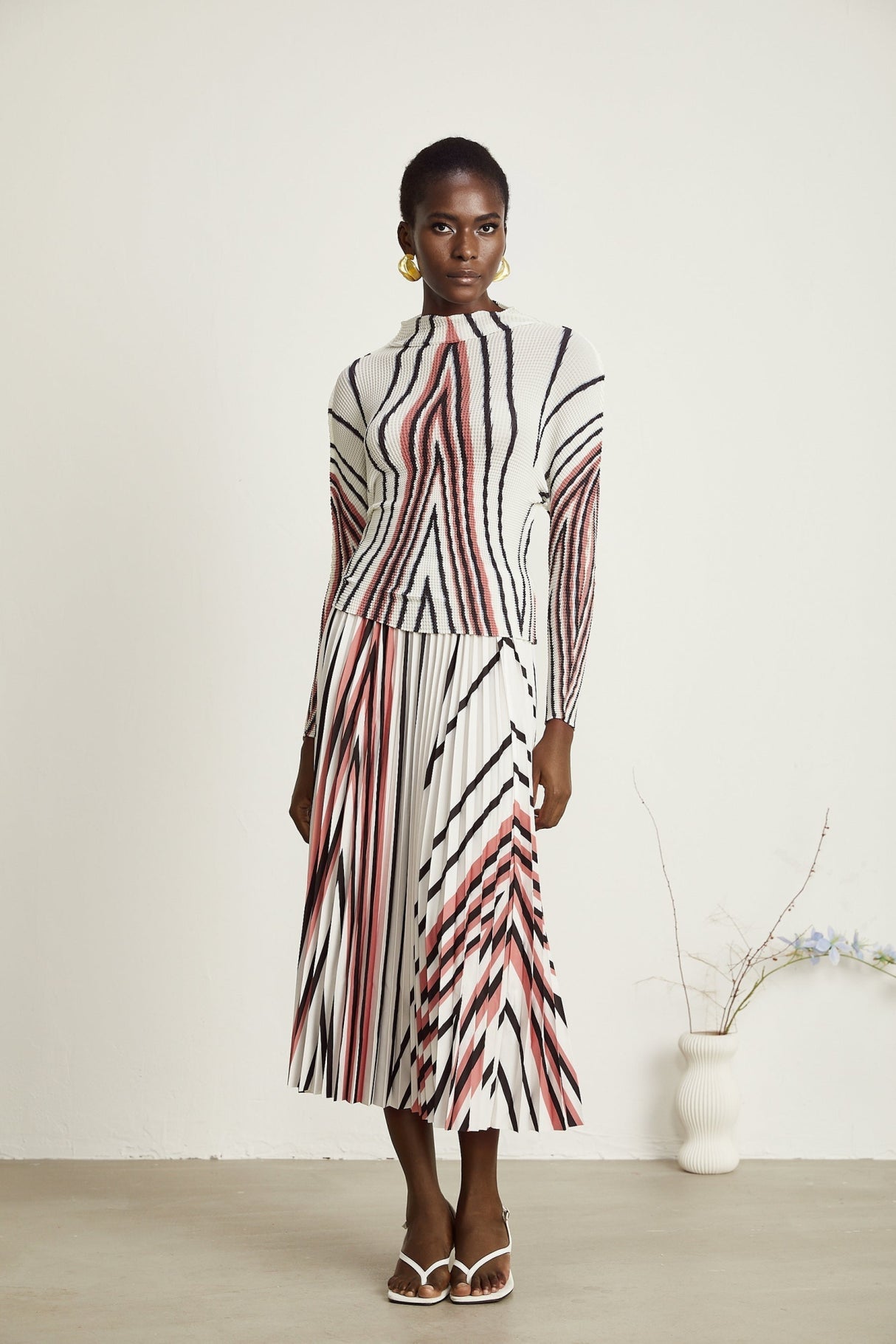 Virginia Skirt & Top Set Line Printed Pleat Detail Stretch