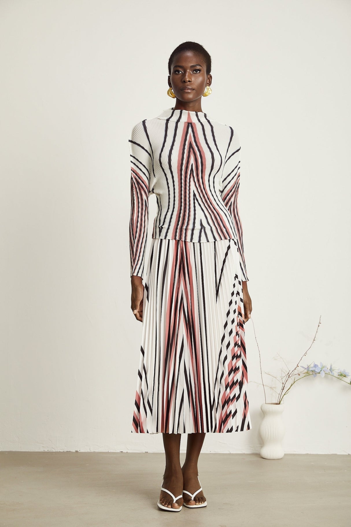 Virginia Skirt & Top Set Line Printed Pleat Detail Stretch