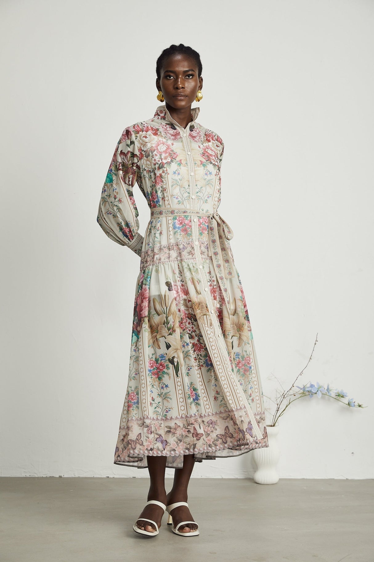 Yara Floral Print Midi Dress in Neutrals/Multicolor