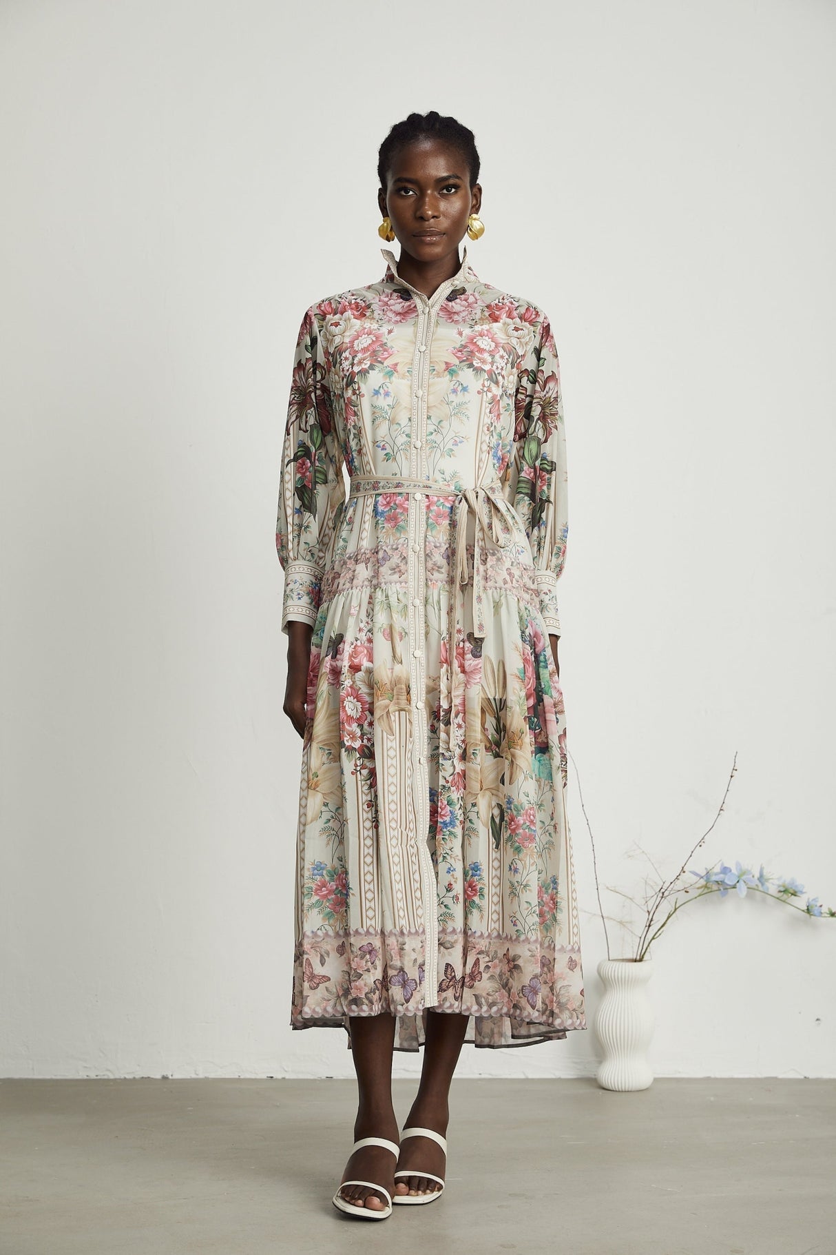 Yara Floral Print Midi Dress in Neutrals/Multicolor