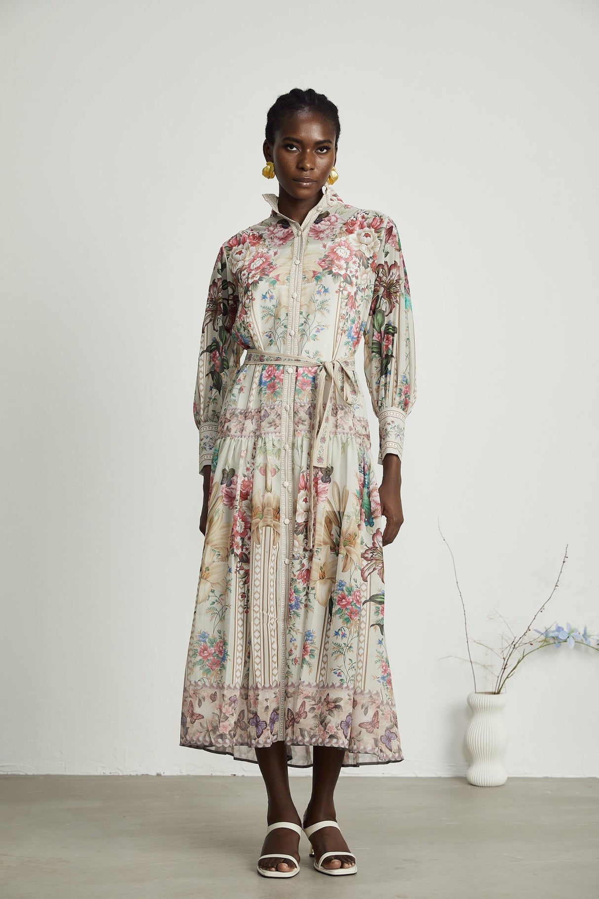 Yara Floral Print Midi Dress in Neutrals/Multicolor