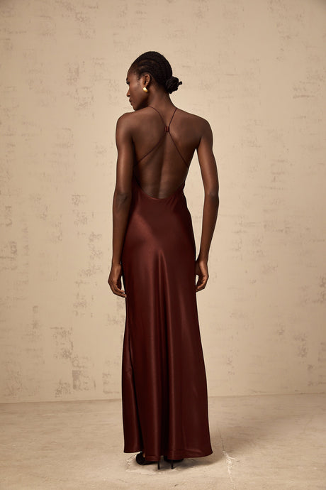 A winered maxi dress with lace panels and a satin finish named Eléonore
