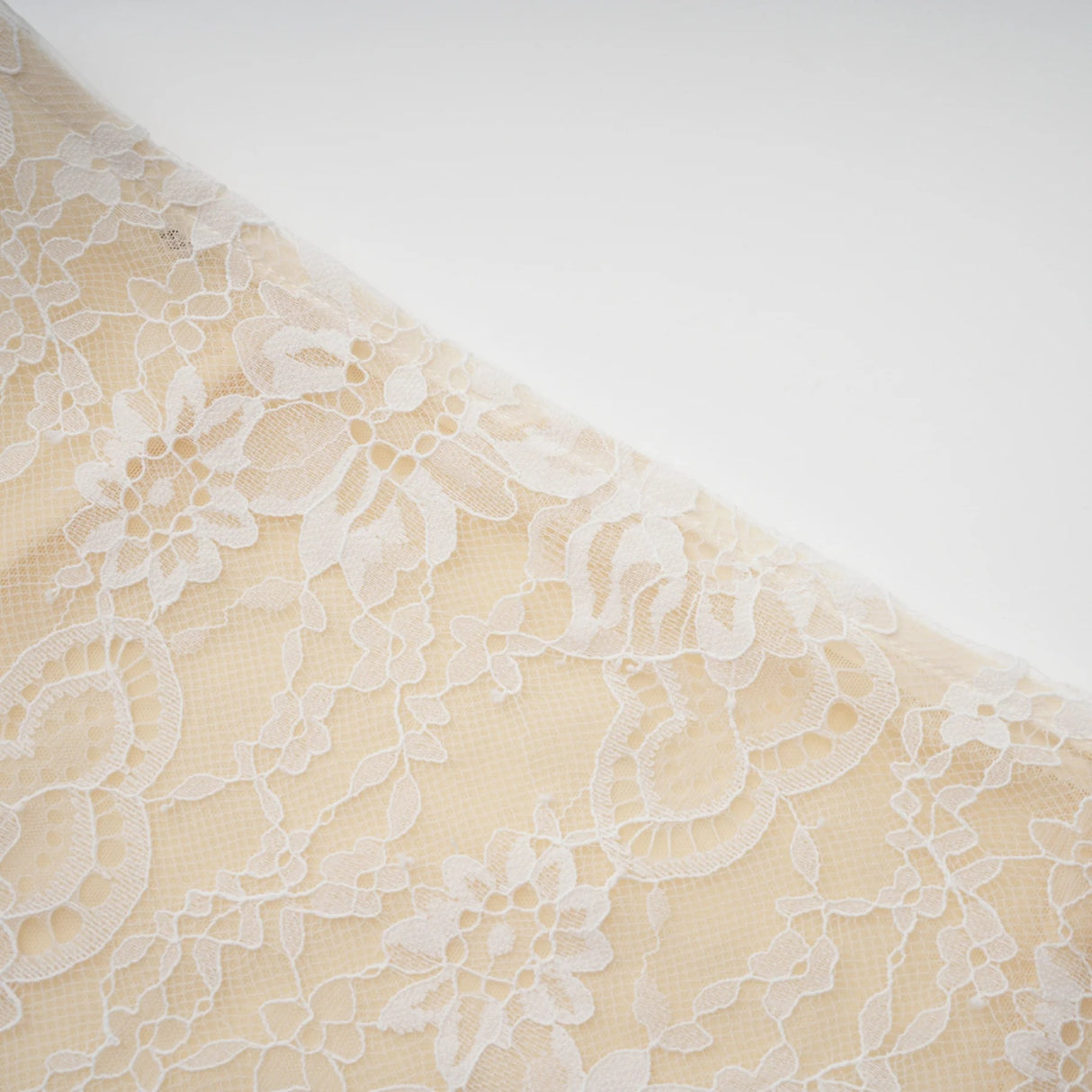 Adèle White Puff Floral Blouse  Mermaid Skirt Set