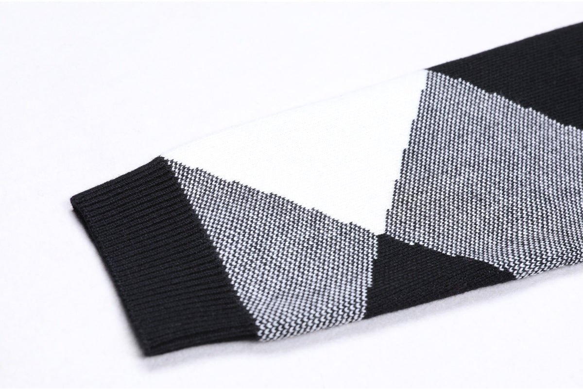 Alba Cardigan - Cropped Length - Argyle Pattern - Tailored Fit - Golden Buttons - Soft Knit Fabric