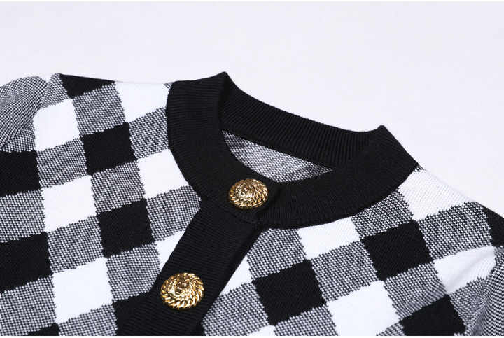 Alba Cardigan - Cropped Length - Argyle Pattern - Tailored Fit - Golden Buttons - Soft Knit Fabric