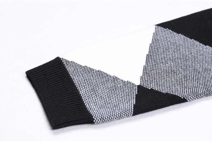 Alba Cardigan - Cropped Length - Argyle Pattern - Tailored Fit - Golden Buttons - Soft Knit Fabric